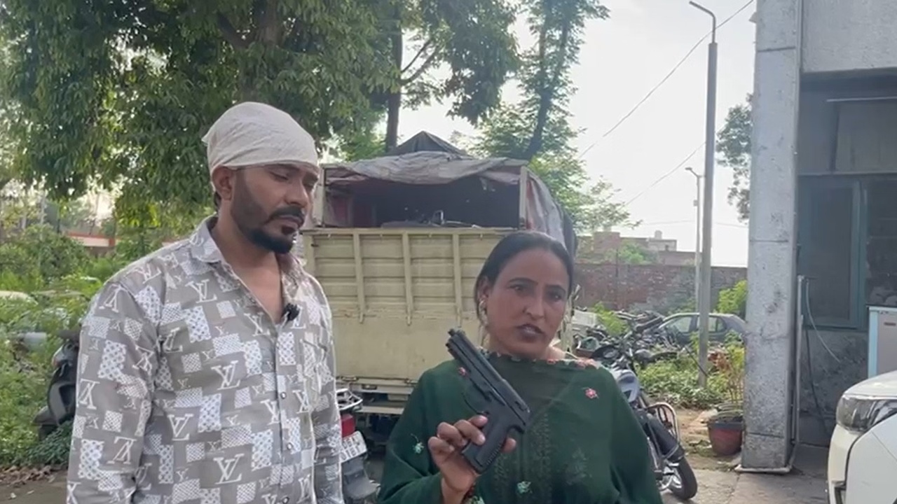 AAP Leader Confronts Thieves—Fake Pistol Snatched, Robbers Escape with Cash & Gold!