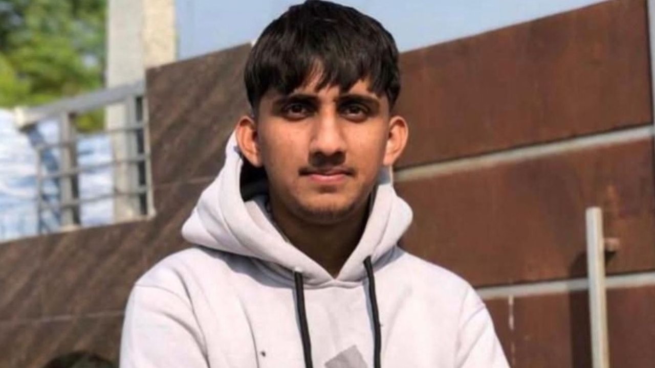 Lightning Tragedy: 16-Year-Old Boy Dies, 2 Injured in Sudden Strike!