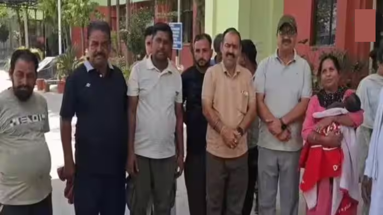 Mother Burns 11-day-old Child in Fire in Pathankot, Case Registered on Father's Complaint