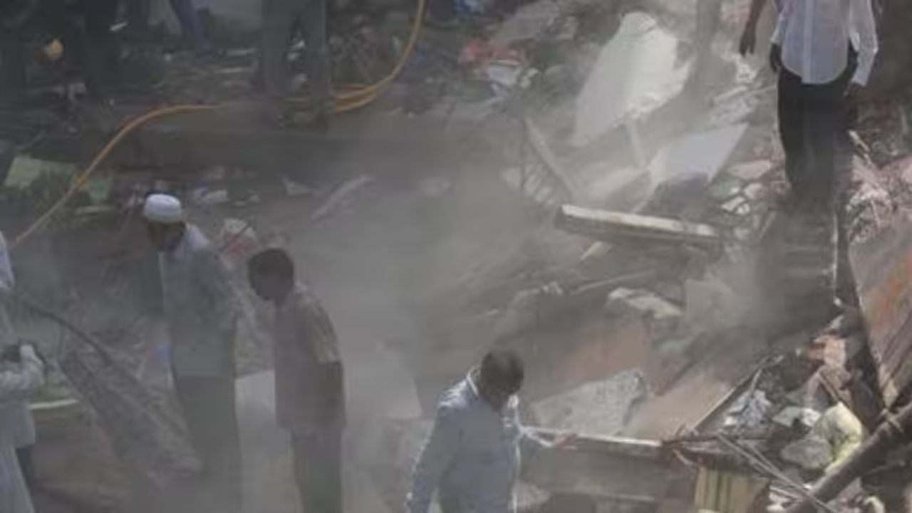 4 Students Died and Others Injured due to School Roof Collapse