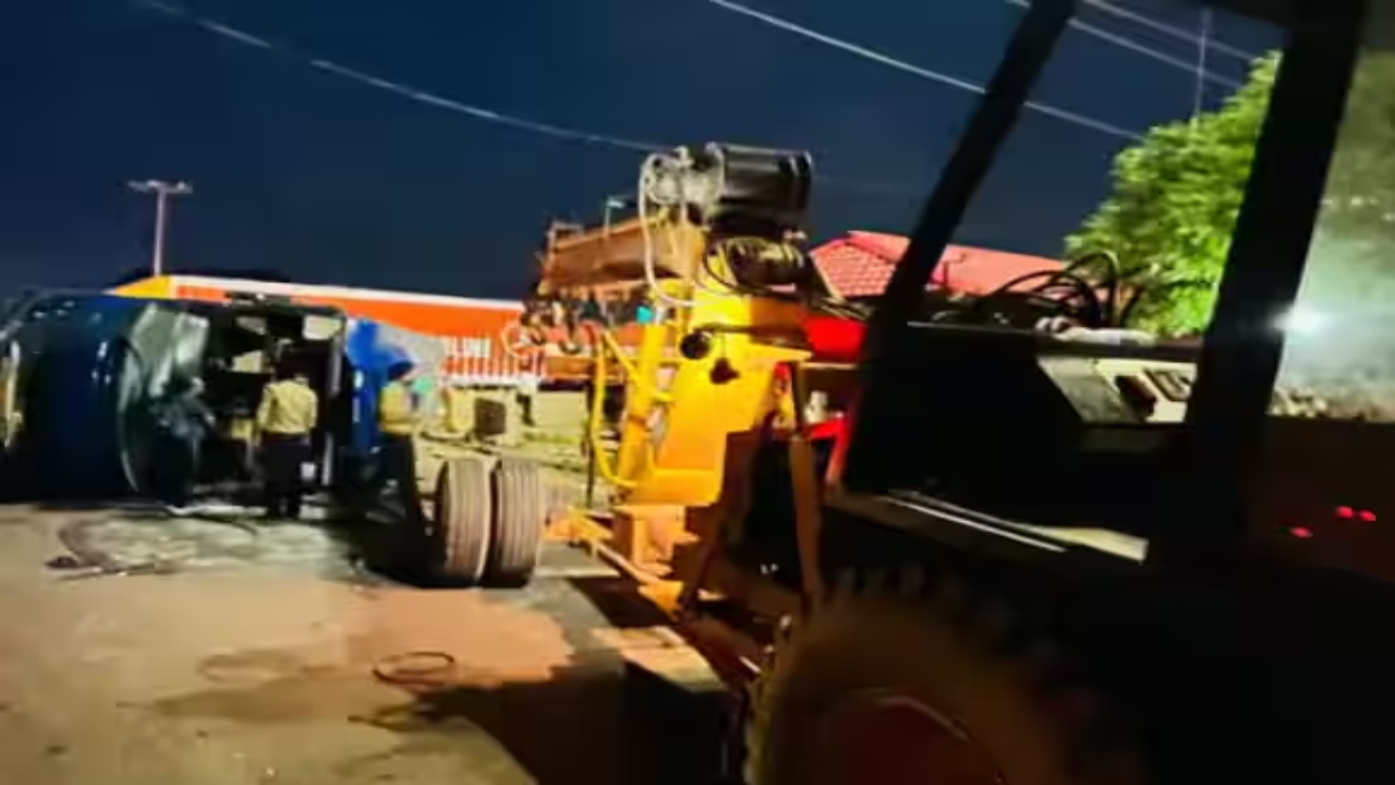 Bus Full of Passengers Overturned in Punjab Early Morning, Many Injured